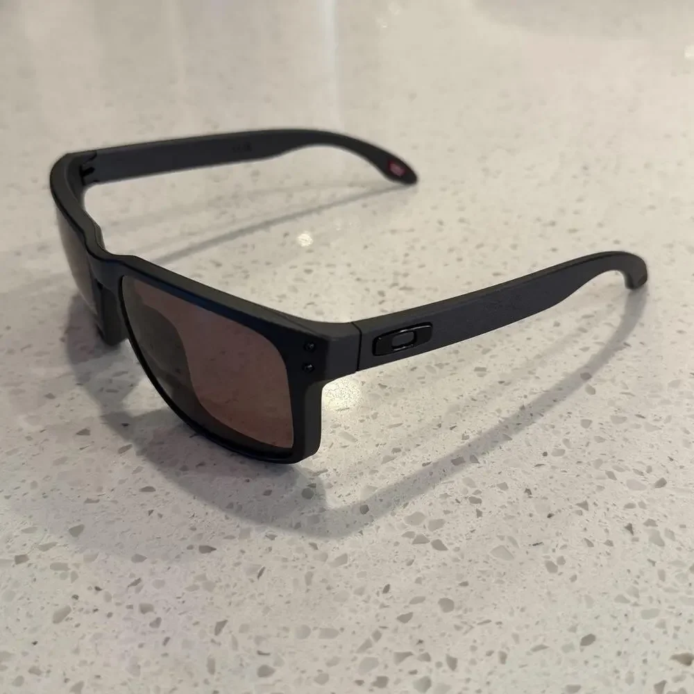 Oakley holbrook oo9102